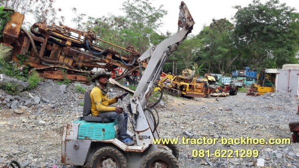 ขาย รถตักล้อยาง KOMATSU SK 04 ไม่มีบุ้งกี๋มา สภาพสวย เก่าญี่ปุ่น ขับเคลื่อน 4 ล้อ ไม่ติดหล่ม