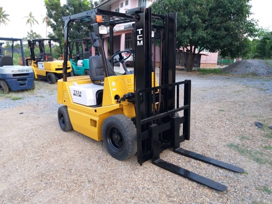 ขายรถยก TCM FD20 Z2S เครื่องดีเซล C240 เสาสูง 3 เมตร ยกได้ 2 ตัน เกียร์ธรรมดา รถนอกนำเข้า ติดต่อ 098-7962549