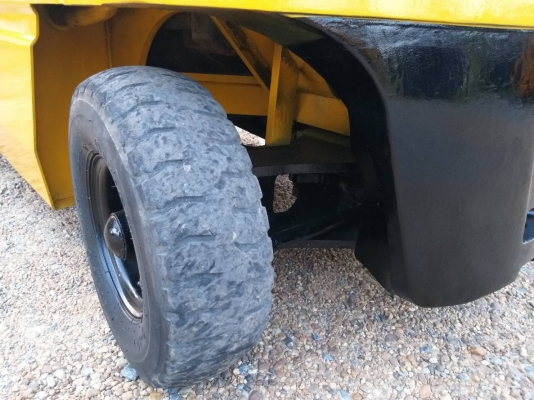 ขายรถยก TCM FD20 Z2S เครื่องดีเซล C240 เสาสูง 3 เมตร ยกได้ 2 ตัน เกียร์ธรรมดา รถนอกนำเข้า ติดต่อ 098-7962549