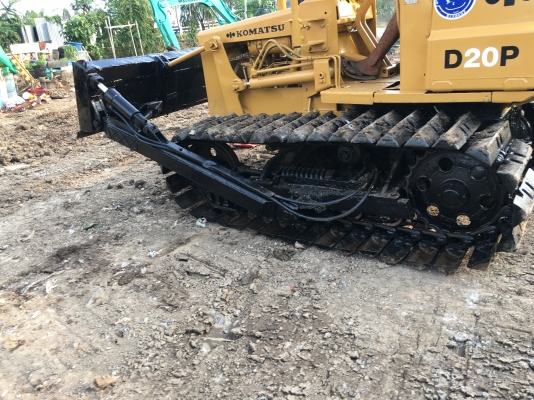 ขายรถแทร็กเตอร์D2-5P รถพร้อมใช้งาน เครื่องดี ช่วงล่างดี ใบแทร็กสวยทุกใบ ขาย169000 รถอยู่บางเลน นครปฐม โทร0616613023แพรว