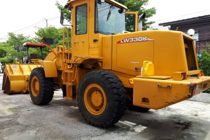 ขาย 950,000 รถตักล้อยาง XCMG LW330K ขนาด 3 คิว ซื้อใหม่ป้ายแดงทำงานน้อย 2,000 ชม.สภาพเหมือนใหม่ เล่มทะเบียน รถพร้อมใช้งานมาก รถอยู่ กทม. 090-772-3710 090-772-3708