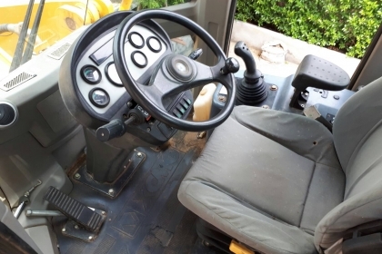 ขาย 950,000 รถตักล้อยาง XCMG LW330K ขนาด 3 คิว ซื้อใหม่ป้ายแดงทำงานน้อย 2,000 ชม.สภาพเหมือนใหม่ เล่มทะเบียน รถพร้อมใช้งานมาก รถอยู่ กทม. 090-772-3710 090-772-3708