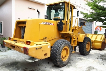 ขาย 950,000 รถตักล้อยาง XCMG LW330K ขนาด 3 คิว ซื้อใหม่ป้ายแดงทำงานน้อย 2,000 ชม.สภาพเหมือนใหม่ เล่มทะเบียน รถพร้อมใช้งานมาก รถอยู่ กทม. 090-772-3710 090-772-3708