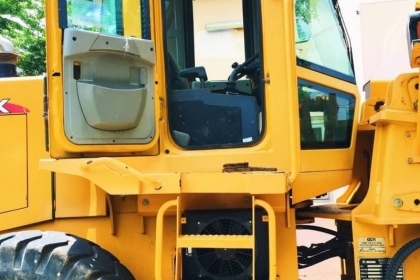 ขาย 950,000 รถตักล้อยาง XCMG LW330K ขนาด 3 คิว ซื้อใหม่ป้ายแดงทำงานน้อย 2,000 ชม.สภาพเหมือนใหม่ เล่มทะเบียน รถพร้อมใช้งานมาก รถอยู่ กทม. 090-772-3710 090-772-3708