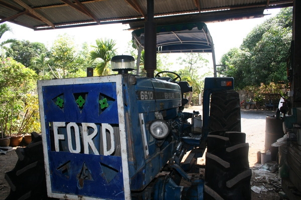 ขายรถไถ Ford 6610 2เพลา เสื้อลาย