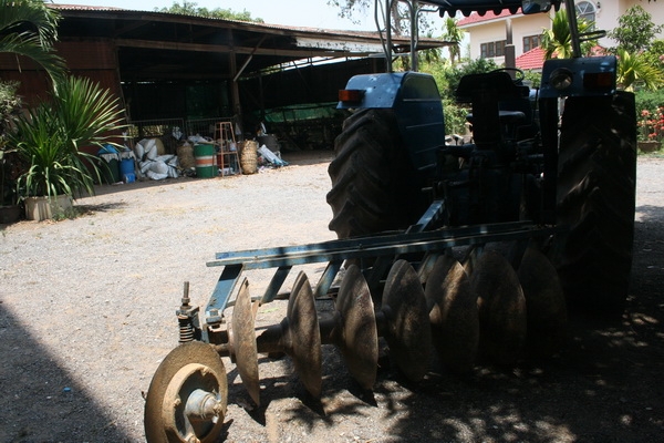 ขายรถไถ Ford 6610 2เพลา เสื้อลาย