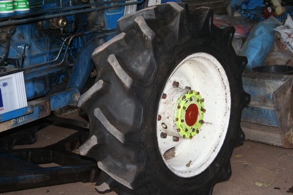 ขายรถไถ Ford 6610 2เพลา เสื้อลาย