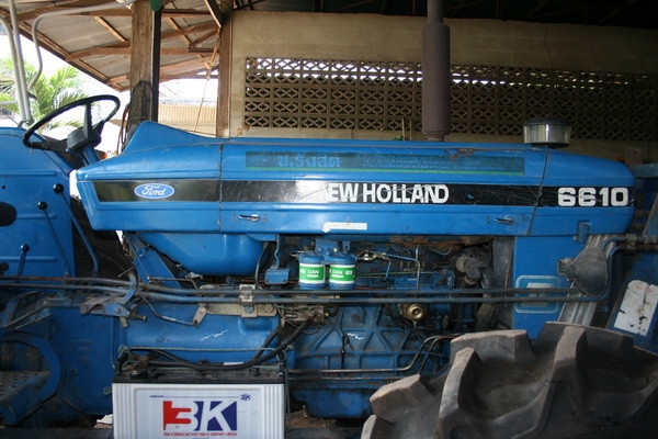 ขายรถไถ Ford 6610 2เพลา เสื้อลาย