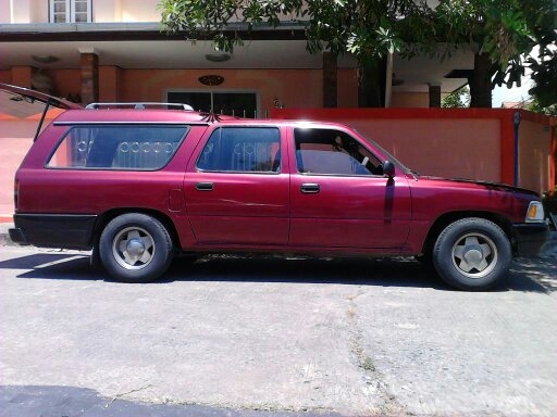 TOYOTA HILUX MIGHTY-X 2.5 STATIONWAGON 5 ประตู สภาพสวย รถใช้รักษา