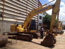 ขายKOMATSU PC120-6สภาพเก่านอก ติดต่อได้ที่คุณ อ๊อฟ พิจิตร 086-737-9991