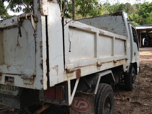 ขายรถ6 ล้อดั้ม 100แรงราคาเบาๆสภาพพร้อมใช้รถใช้งานอยู่ทุกวัน