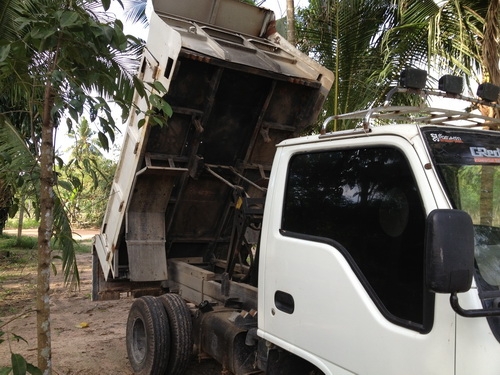 ขายรถ6 ล้อดั้ม 100แรงราคาเบาๆสภาพพร้อมใช้รถใช้งานอยู่ทุกวัน