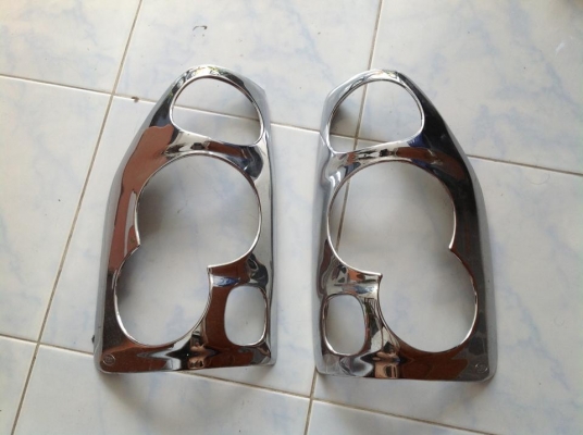 ขายครอบไฟหน้า+ไฟท้าย ISUZU สภาพดีครับ ราคาถูกๆ ขายครอบไฟหน้า+ไฟท้าย ISUZU สภาพดีครับ ราคาถูกๆ