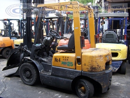 ขายรถ โฟล์คลิฟท์ TCM รุ่น FD25Z5