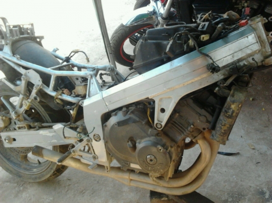 small bike// อุดร // ระเบิดแล้ว ซาก cbr250 เหลือส่วนหลัง เครื่อง คาบูร์ สวิงอาร์ม ล้อหลัง หม้อน้ำ โซ่ สเตอร์ small bike// อุดร // ระเบิดแล้ว ซาก cbr250 เหลือส่วนหลัง เครื่อง คาบูร์ สวิงอาร์ม ล้อหลัง หม้อน้ำ โซ่ สเตอร์