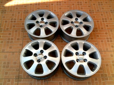 แม็กซ์ 14นิ้ว ขนาด 4รู100 ครบชุดครับ