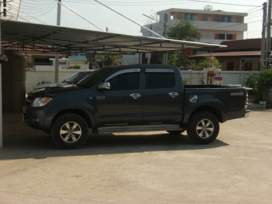 ขายดาวน์ VIGO 4 ประตู 3.0  ปี 07 สีเทาดำ 60000 บาท