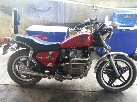 ขาย  honda gl500 พร้อมทะเบียน สีแดงสด สภาพเยี่ยม