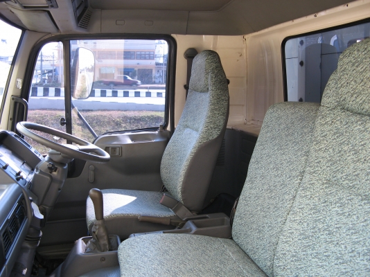 ขาย 6ล้อ ฮีโน่ สมอทอง 220 แรง ยาว 7.20 ปี 2001 สภาพสวยเดิมเครื่องดี พร้อมใช้งาน ชมก่อนได้ครับ สนใจติดต่อ 081-9425443