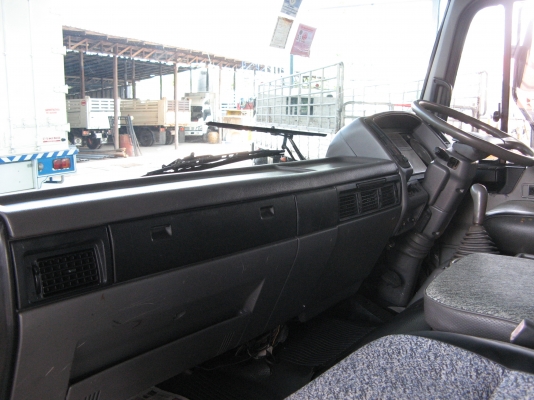 ขาย 6ล้อ ฮีโน่ สมอทอง 220 แรง ยาว 7.20 ปี 2001 สภาพสวยเดิมเครื่องดี พร้อมใช้งาน ชมก่อนได้ครับ สนใจติดต่อ 081-9425443