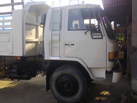 ขายหกล้อดั้มดิน ISUZU 145 แรง