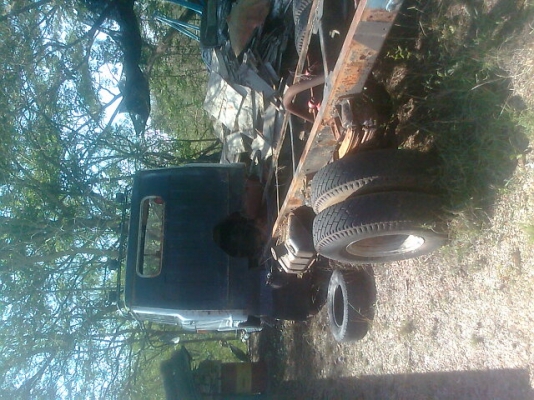 ขาย hino km คัดซี  6 ล้อ 160000 บาท