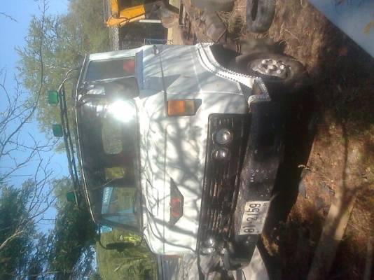 ขาย hino km คัดซี  6 ล้อ 160000 บาท