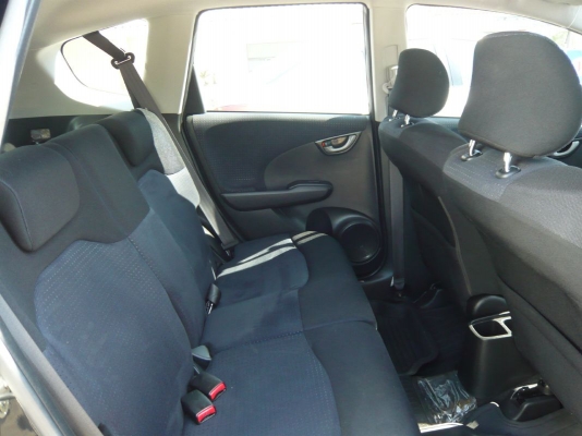 JAZZ 1.5 i-VTEC V รถมือเดียว วิ่งน้อย สวยมีเสน่ห์