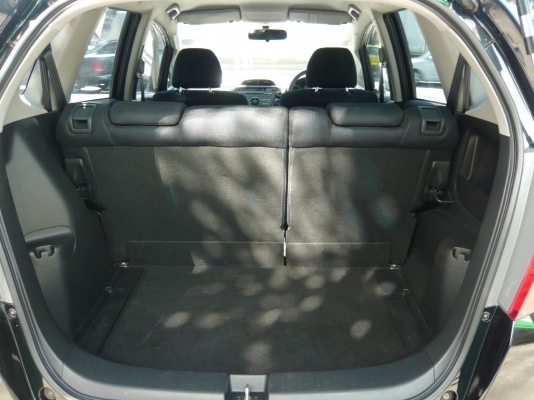 JAZZ 1.5 i-VTEC V รถมือเดียว วิ่งน้อย สวยมีเสน่ห์