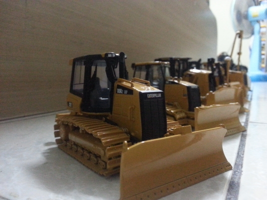 โมเดล catterpillar รถแทรกเตอร์ มีหลายรุ่นคับ รายเอียดน่าสะสมคับ สนใจโทสอบถามได้ตลอดคับ โมเดลรถแบบอื่นก็มีคับ โมเดล catterpillar รถแทรกเตอร์ มีหลายรุ่นคับ รายเอียดน่าสะสมคับ สนใจโทสอบถามได้ตลอดคับ โมเดลรถแบบอื่นก็มีคับ