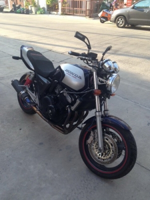 ขาย HONDA CB400 SF ปี94 ท่อแต่งไททาเนียมทั้งเส้น ยางใหม่
