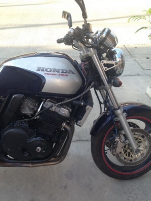 ขาย HONDA CB400 SF ปี94 ท่อแต่งไททาเนียมทั้งเส้น ยางใหม่ ขาย HONDA CB400 SF ปี94 ท่อแต่งไททาเนียมทั้งเส้น ยางใหม่