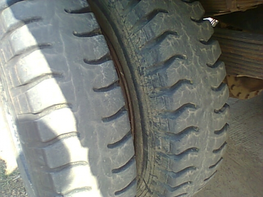 ขาย 6 ล้อดั้มยาง 900 เครื่อง EH700 เกียร์ HO คัสซีสวย แอร์เย็น พาวเวอร์ ยางเต็ม ทะเบียนพร้อมโอน