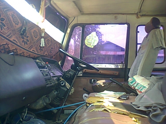 ขาย 6 ล้อดั้มยาง 900 เครื่อง EH700 เกียร์ HO คัสซีสวย แอร์เย็น พาวเวอร์ ยางเต็ม ทะเบียนพร้อมโอน