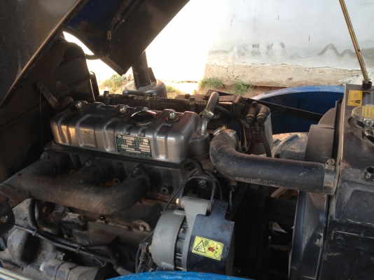 ขาย แชมป์  YTO-ME354 35 แรงม้า รถใช้งาน 793 ชั่วโมง รถสภาพ 95\% สวยมากพร้อมใช้งาน มีภาพวีดีโอให้ดู   อุปกรณ์ ใบมีดดันดิน  ผานหลัง ยางหน้า 7.5 ขอบ 16 นิ้ว  ยางหลัง 12.4 ขอบ 24 นิ้ว  เครื่องแห้ง สภาพสวย สนใจ. โทร.081-9972972