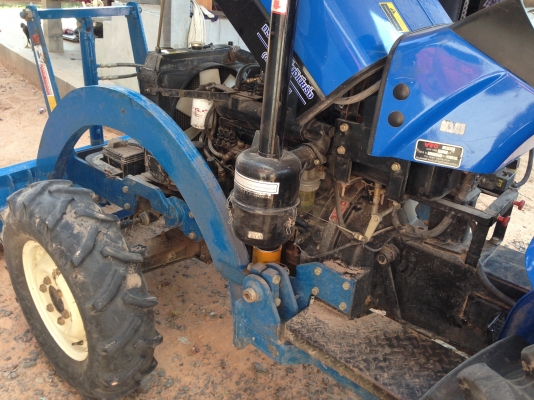 ขาย แชมป์  YTO-ME354 35 แรงม้า รถใช้งาน 793 ชั่วโมง รถสภาพ 95\% สวยมากพร้อมใช้งาน มีภาพวีดีโอให้ดู   อุปกรณ์ ใบมีดดันดิน  ผานหลัง ยางหน้า 7.5 ขอบ 16 นิ้ว  ยางหลัง 12.4 ขอบ 24 นิ้ว  เครื่องแห้ง สภาพสวย สนใจ. โทร.081-9972972