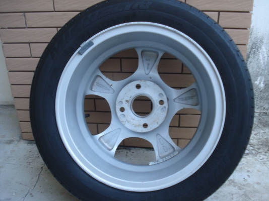 ขายเศษแม็กขอบ 15  4 รู 114.3 พร้อมยาง185-55-15 ปี 09  1 วง