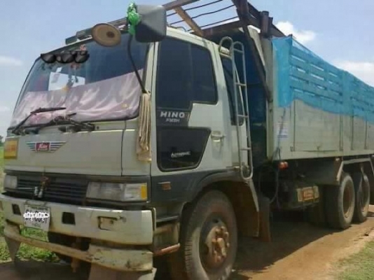 ขาย 10ล้อ2เพลาดั๊ม HINO FM3H 195 เครื่องเดิมHO7D 195 แรง  เกียร์เดิม เครื่องดีแห้ง แรงดี เกียร์เข้าง่ายไม่หลุด ช่วงล่างดีคัสซีดี ไม่บวมไม่ดาม กระบะดั๊มเนียมสภาพดี พื้นไม่ผุ พร้อมบาร์อ้อย ยางดี10เส้น หัวบางดี มีต้องเก็บนิดๆ ภายในดีแอร์ พาวเวอร์ ทริฟฟี่ครบ