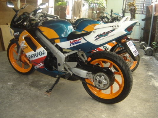 NSR 150 SP PROARM  ลาย REPSOL สวยมาก สีเขียวส้ม  ทำสีใหม่ทั้งคัน ราคา 35000 บาท มี 1 คัน และ อีกคัน ราคา 37000 บาท และอีกคัน 39000  ติดต่อ 0808051985 คุณ เจ อยู่ที่ ไปรษณีย์ ยานนาวา  กรุงเทพ 10120