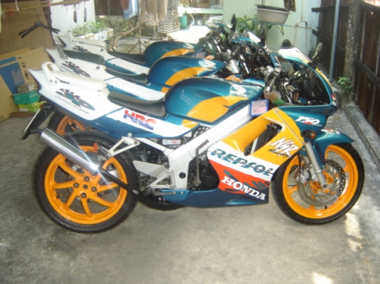 NSR 150 SP PROARM  ลาย REPSOL สวยมาก สีเขียวส้ม  ทำสีใหม่ทั้งคัน ราคา 35000 บาท มี 1 คัน และ อีกคัน ราคา 37000 บาท และอีกคัน 39000  ติดต่อ 0808051985 คุณ เจ อยู่ที่ ไปรษณีย์ ยานนาวา  กรุงเทพ 10120