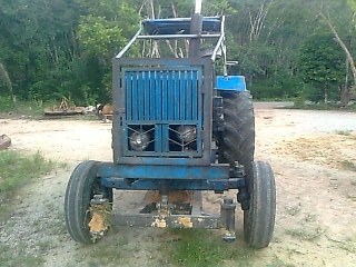 ขายรถไถ FORD 6640 เพลาเดี่ยวรุ่นกรองใหญ่ เล่มทะเบียน 3 จาน 7 จาน ใบมีดดันหน้ายี่ห้อ CMT ทั้งหมด ราคา 520000
