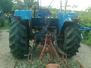 ขายรถไถ FORD 6640 เพลาเดี่ยวรุ่นกรองใหญ่ เล่มทะเบียน 3 จาน 7 จาน ใบมีดดันหน้ายี่ห้อ CMT ทั้งหมด ราคา 520000