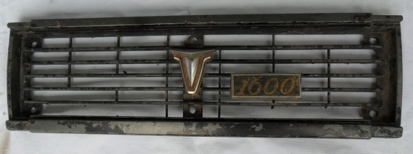 ชุดหน้ากากTOYOTA HILUX RN10 เก่ามากสภาพยังดีใช้งานได้