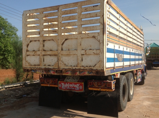 ขายสิบล้อสองเพลาดั้มสวยๆ หลุดมัดจำ