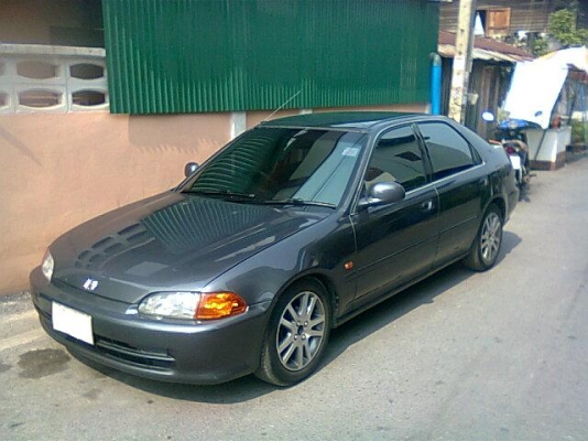 ขาย civic เครื่อง v tec หัวฉีดD16A เกียร์ออโต้ ดิส4ล้อ ไม่เคยติดแก๊สราคาถูกๆต่อรองได้จัดได้