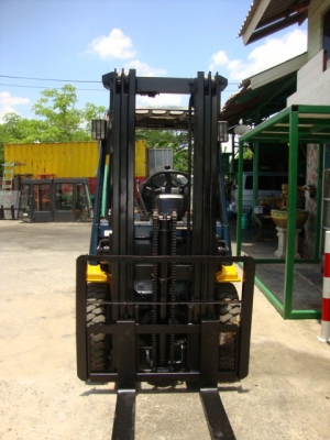 ขายรถโฟล์คลิฟท์  TOYOTA  7FG25  (สภาพใหม่  5,000  ชม.)  เครื่องยนต์เบนซิน+แก๊ส  เสาสูง  4.7  เมตร  (เสา 3 ท่อน) เกียร์ธรรมดา  ยางตันใหม่