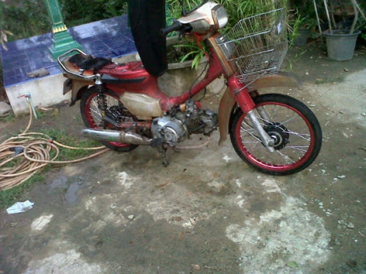 ขาย ดรีมคุรุสภา เครื่องเวฟ125 แห้งๆไม่มีผุ ทะเบียน14,000 ด่วน ต้นสุ1000 ,0861223256