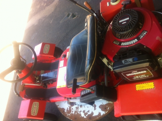 ขายรถตัดหญ้านั่งขับแบบโกคาส