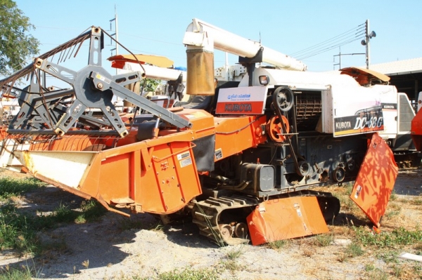 ประกาศขาย รถเกี่ยว DC-68G