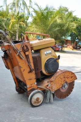 ขายเครื่องตัดคอนกรีต ROBIN นำเข้าญี่ปุ่น อุปกรณ์ครบพร้อมใช้ 18,000บาท เท่านั้น!!